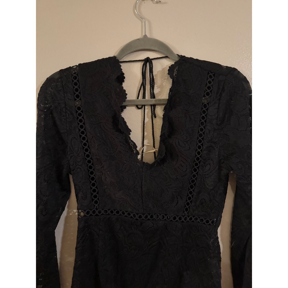 Chocolate USA Womens Black Lace Long Sleeve V-Neck Bodysuit Medium NWT - Picture 2 of 8